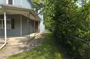 1027 W Riverview Ave, Dayton, OH 45402 - Photo 2