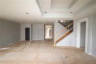 660 Goldfinch Dr, Beavercreek, OH 45434 - Photo 2
