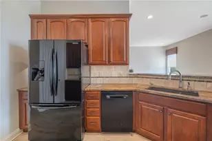 10138 Benham Dr, Washington Twp, OH 45458 - Photo 14
