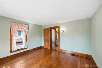 121 E Main Street, West Carrollton, OH 45449 - Photo 18