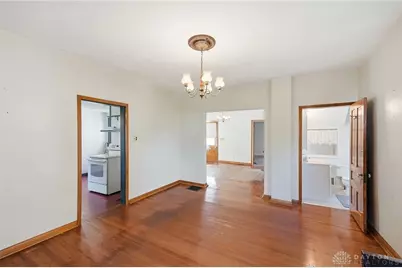 121 E Main Street, West Carrollton, OH 45449 - Photo 10