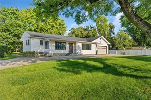 813 E Dorothy Ln, Kettering, OH 45419 - Photo 1