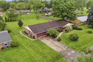2372 Banyon Dr, Beavercreek, OH 45431 - Photo 2