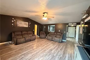 6068 Shull Rd, Huber Heights, OH 45424 - Photo 10