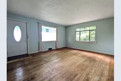 236 W Singer Street, Springfield, OH 45506 - Photo 2