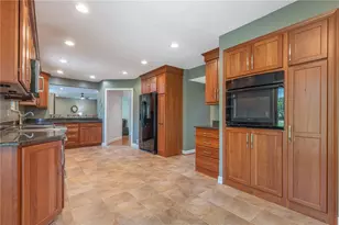 9010 S Normandy Ln, Dayton, OH 45458 - Photo 14