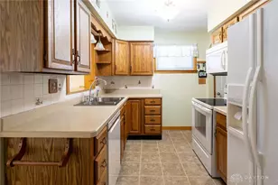 241 Hypathia Ave, Dayton, OH 45404 - Photo 2