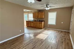 231 W Dayton-Yellow Springs Rd, Fairborn, OH 45324 - Photo 4