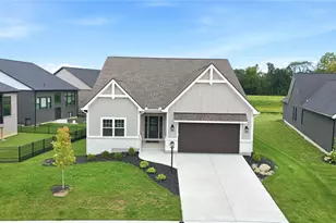 9333 Rochelle Ln, Clear Creek Township, OH 45458 - Photo 2