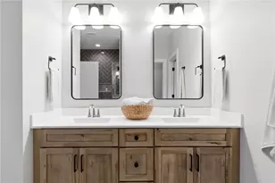 9333 Rochelle Ln, Clear Creek Township, OH 45458 - Photo 32