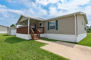 11054 Oakwood Village Blvd, Miamisburg, OH 45342 - Photo 1