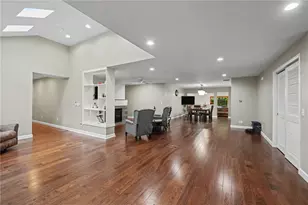 101 Thruston Blvd, Oakwood, OH 45409 - Photo 2