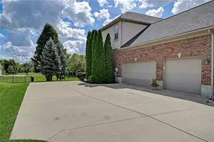 2054 Stablehand Dr, Dayton, OH 45458 - Photo 4