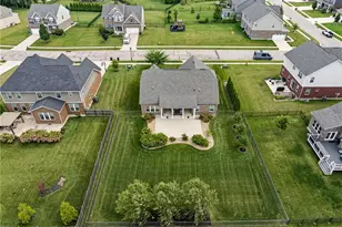 9613 Linden Brook Dr, Centerville, OH 45458 - Photo 14