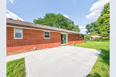 340 Essex Drive, Tipp City, OH 45371 - Photo 32