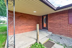340 Essex Dr, Tipp City, OH 45371 - Photo 2