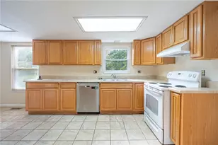 5404 Quisenberry Dr, Fairborn, OH 45424 - Photo 2
