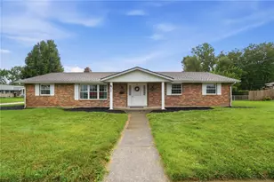 11 E Bonomo Dr, Fairborn, OH 45324 - Photo 1