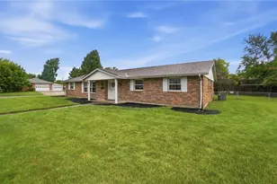 11 E Bonomo Dr, Fairborn, OH 45324 - Photo 2