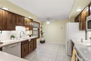 11 E Bonomo Dr, Fairborn, OH 45324 - Photo 14