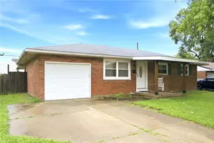 623 S Sunset Dr, Piqua, OH 45356 - Photo 2