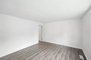 5880 Charlesgate Rd, Huber Heights, OH 45424 - Photo 6