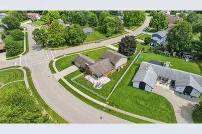 4041 Shadowleaf Drive, Bellbrook, OH 45305 - Photo 2