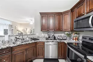 7464 Bridge Point Dr, Cincinnati, OH 45248 - Photo 14