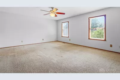 8621 Emeraldgate Drive, Huber Heights, OH 45424 - Photo 22