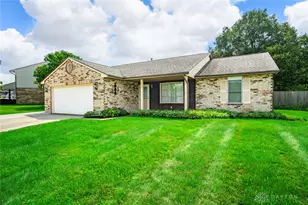 8621 Emeraldgate Dr, Huber Heights, OH 45424 - Photo 2