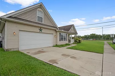 2801 Southlawn Avenue, Moraine, OH 45439 - Photo 2