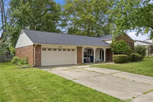 3834 Willow Creek Dr, Clayton, OH 45415 - Photo 2