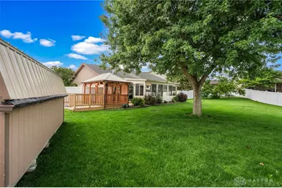 8477 Doe Run Place, Huber Heights, OH 45424 - Photo 38