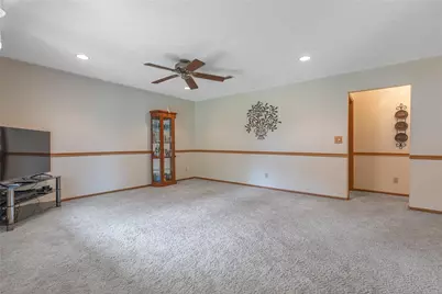 6685 Oakwood Lane, Huber Heights, OH 45424 - Photo 4