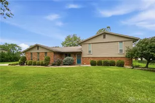 881 Lyncreek Dr, Washington Twp, OH 45458 - Photo 4