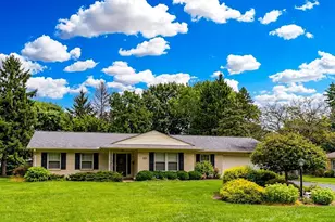 208 N Village Dr, Centerville, OH 45459 - Photo 4
