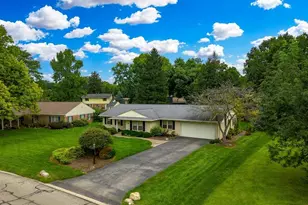 208 N Village Dr, Centerville, OH 45459 - Photo 2