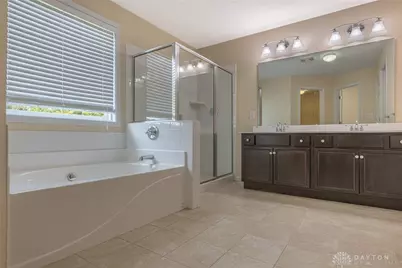 10049 Meadow Woods Lane, Washington Twp, OH 45458 - Photo 28