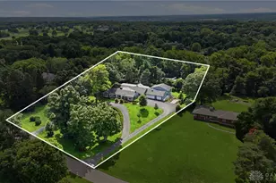 4275 Trails End Dr, Kettering, OH 45429 - Photo 2