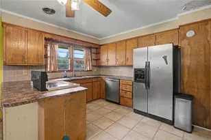 306 E Meeker Ave, Greenville, OH 45331 - Photo 14