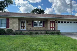 219 N Smith St, New Carlisle, OH 45344 - Photo 2