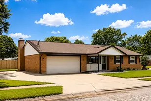 419 Vanessa St, New Lebanon, OH 45345 - Photo 2