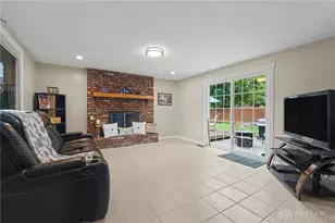 2224 Hazelhurst Ct, Kettering, OH 45440 - Photo 18