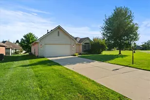 1532 Rockleigh Rd, Washington Twp, OH 45458 - Photo 2