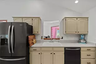 1532 Rockleigh Rd, Washington Twp, OH 45458 - Photo 10