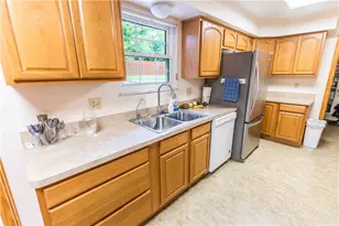 1105 Sherwood Forest Dr, West Carrollton, OH 45449 - Photo 8