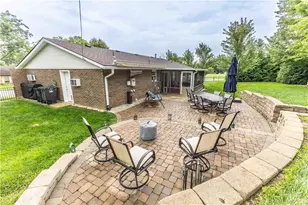1105 Sherwood Forest Dr, West Carrollton, OH 45449 - Photo 22