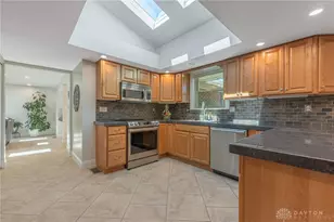 974 Hyde Park Dr, Centerville, OH 45429 - Photo 6