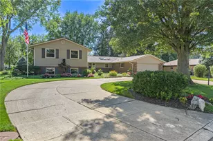 974 Hyde Park Dr, Centerville, OH 45429 - Photo 1