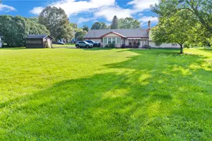 2425 Greenlawn Dr, Troy, OH 45373 - Photo 6